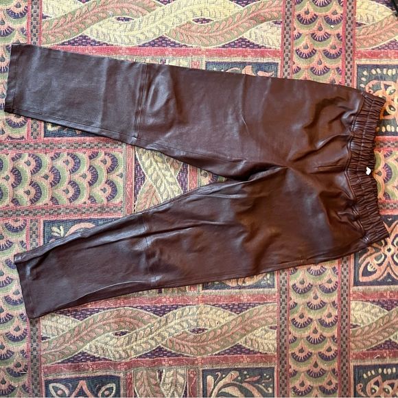 JARDIN - Leather stretch trousers - Picture 10 of 11